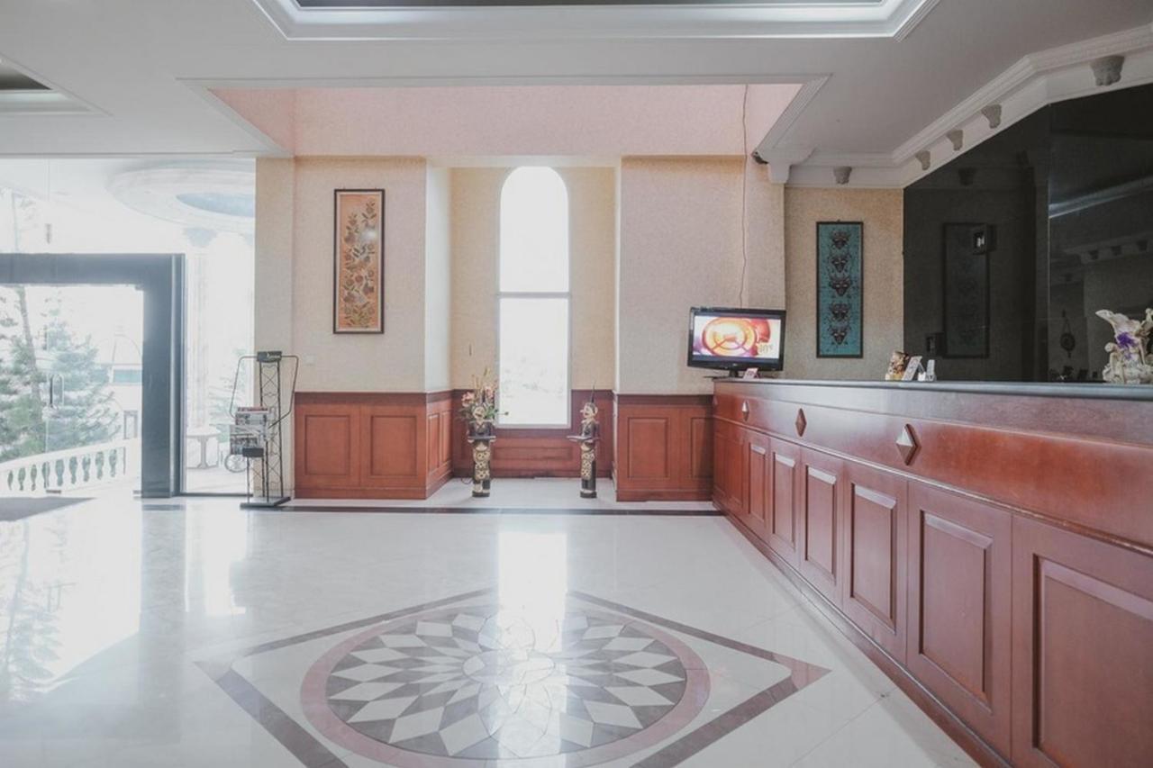 Reddoorz Premium @ Jalan Pal 10 Jambi Hotel Kültér fotó