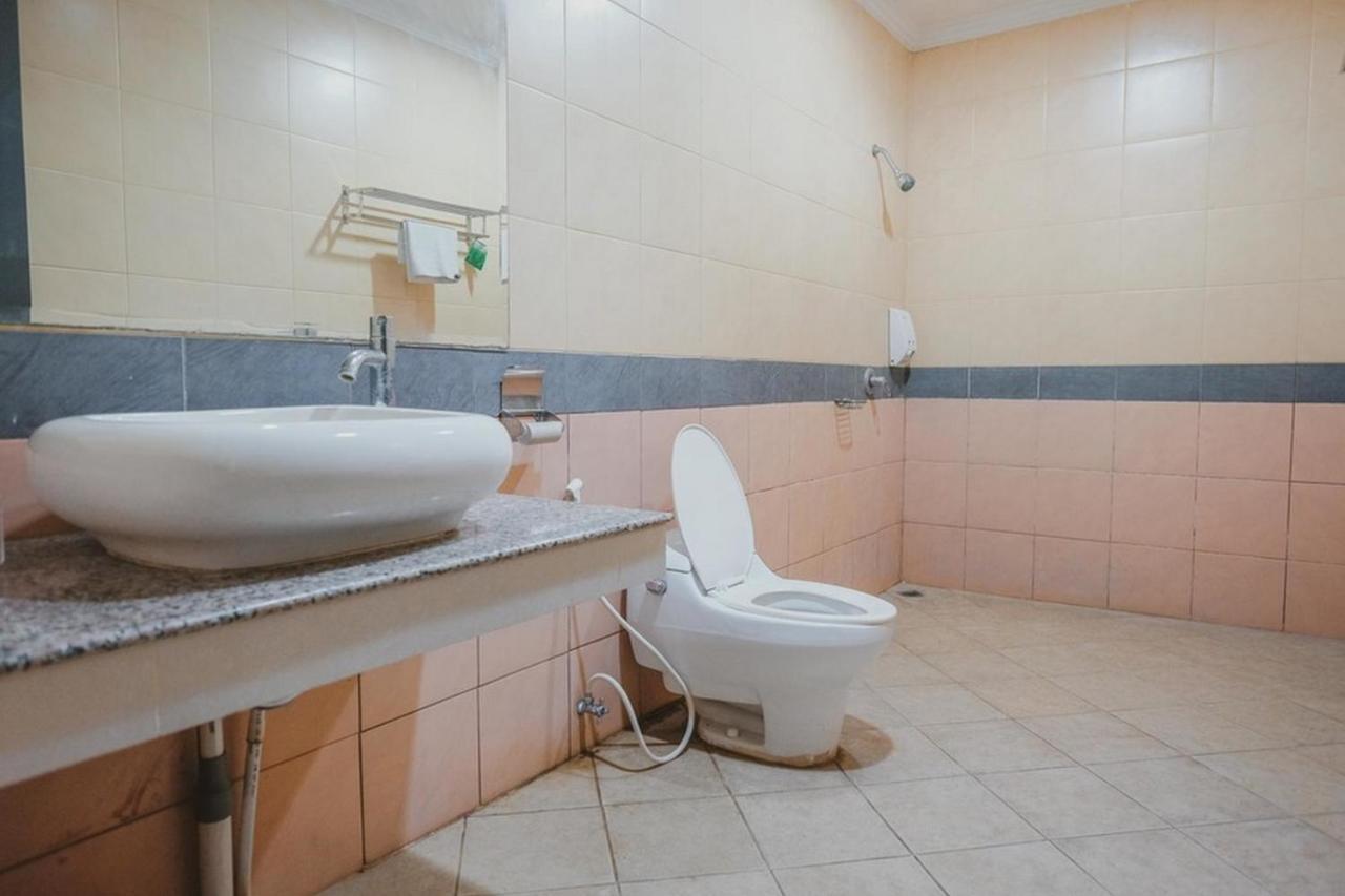 Reddoorz Premium @ Jalan Pal 10 Jambi Hotel Kültér fotó