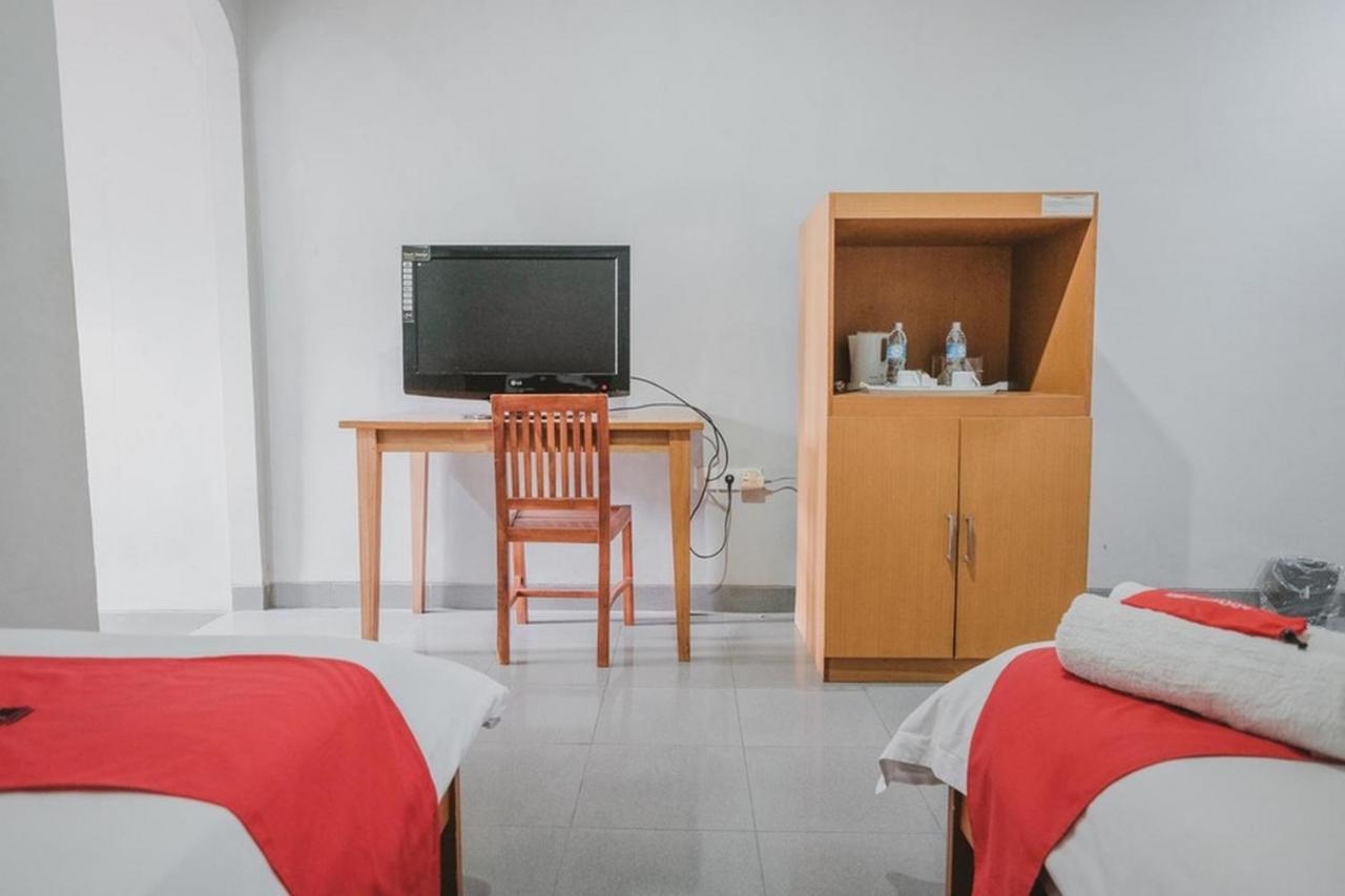 Reddoorz Premium @ Jalan Pal 10 Jambi Hotel Kültér fotó