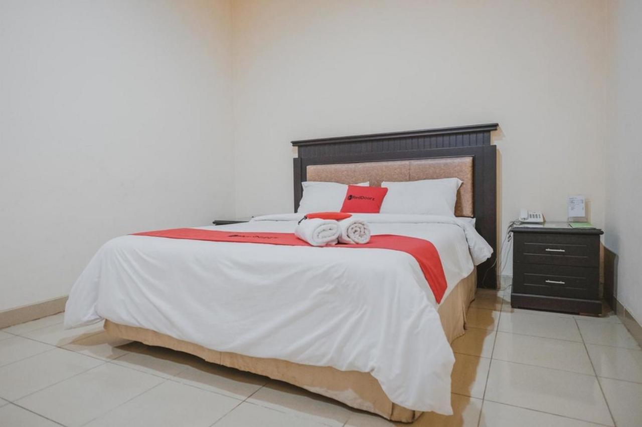 Reddoorz Premium @ Jalan Pal 10 Jambi Hotel Kültér fotó