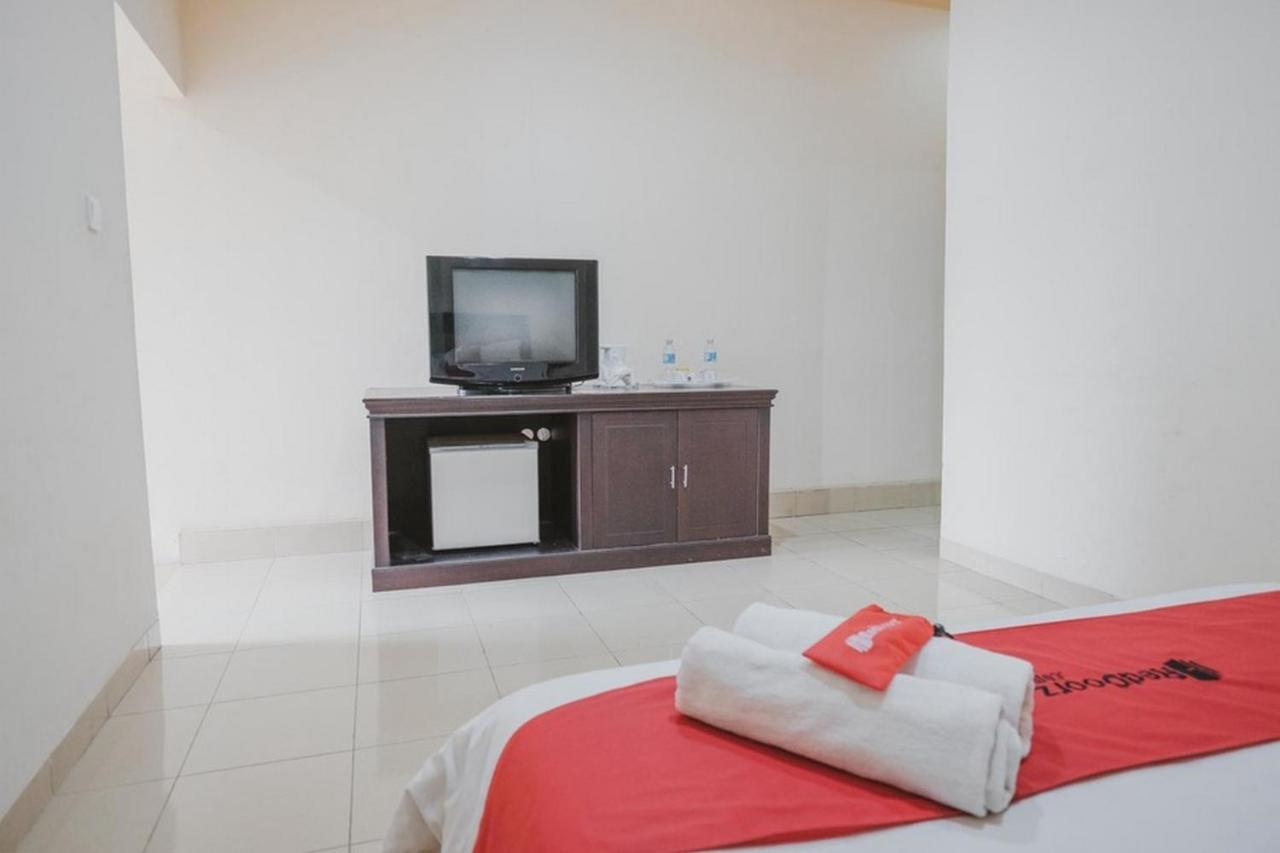Reddoorz Premium @ Jalan Pal 10 Jambi Hotel Kültér fotó
