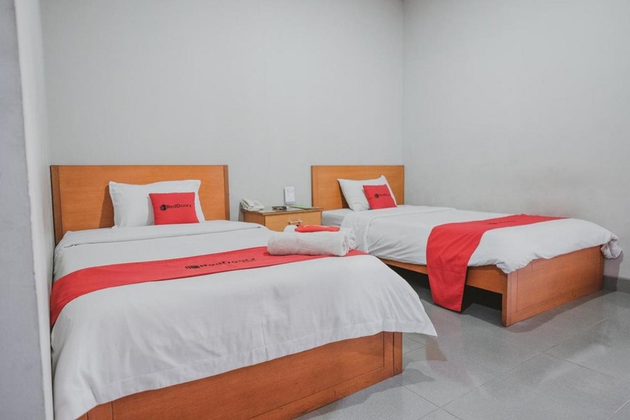 Reddoorz Premium @ Jalan Pal 10 Jambi Hotel Kültér fotó